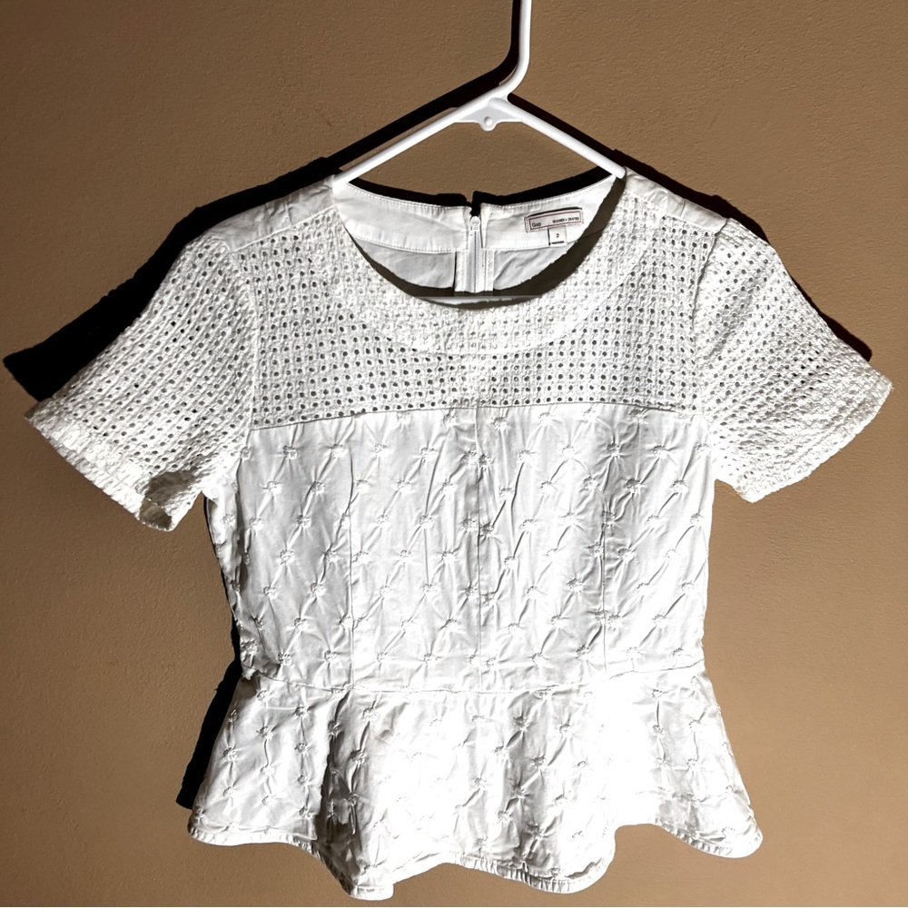 GAP PEPLUM EMBROIDERED TOP BLOUSE SIZE 2